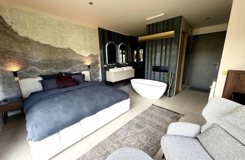 Saint-Laurent-des-Combes Bed & Breakfast | 537 Saint Emilion - Bornes recharges