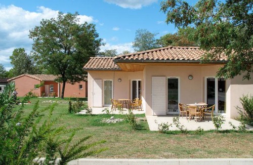 Chateauneuf-sur-Isere Resort | 56 m² Resort ∙ 2 bedrooms ∙ 6 guests