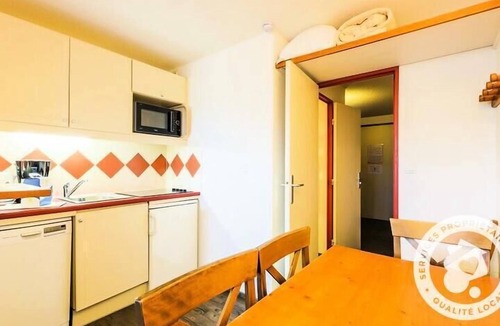 Bergers Apartment | 5th floor, view mountain, balcony, tv, ski locker, 22m², Alpe d'Huez