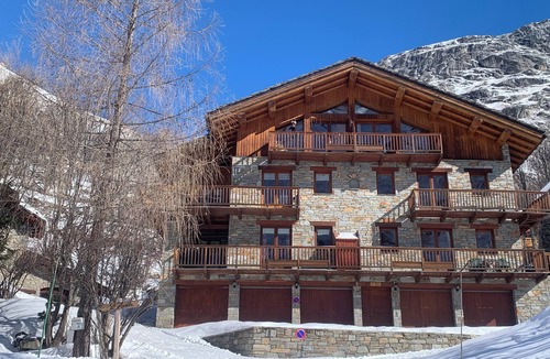 Bonneval-sur-Arc Apartment | 6-7 BED APARTMENT NEAR SHOPS AND SKI SLOPES IN BONNEVAL SUR ARC