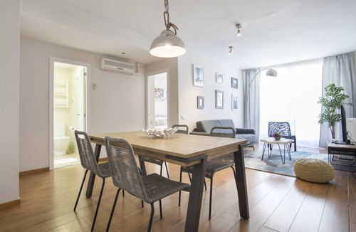 Dreta de l'Eixample Apartment | 70 m² Apartment ∙ 3 bedrooms ∙ 5 guests