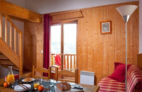 Saint-Sorlin-d'Arves Apartment | 70 m² Apartment ∙ 3 bedrooms ∙ 10 guests