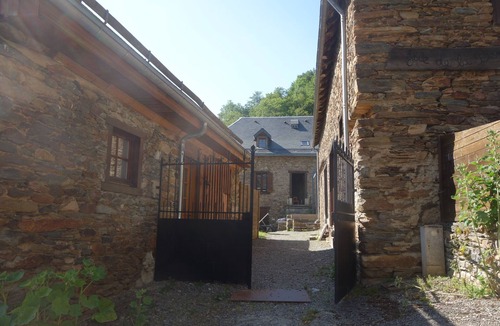Baren Cottage | 8 kilometers from Luchon - Gîte De La Prade 10 people, 3 Epis with swimming pool