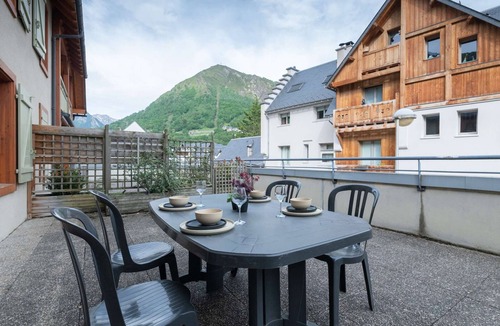 Saint-Lary-Soulan Apartment | 8-person apartment with pool and sauna in Saint-Lary-Soulan center