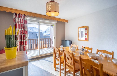 Germ Apartment | 8-Person Apartment in Peyragudes with Balcony and Pets Allowed