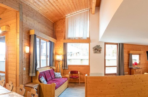 Villarodin-Bourget Apartment | 80m from resort center, 1st floor, balcony, parking, tv, ski locker, 90m², La Norma