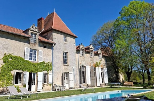 Boisseuil House | A Charming and Distinctive Setting at Domaine Faugeras - DABNB