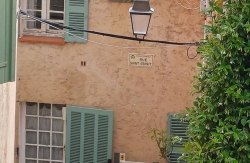 Ramatuelle House | A delightful little village home