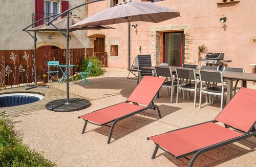 La Vacquerie-et-Saint-Martin-de-Castries House | A family vacation home, with pets allowed and a large outdoor area awaiting you.