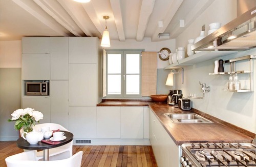 2nd Arrondissement Apartment | A HAVEN OF PEACE NEAR LOUVRE & PALAIS ROYAL!