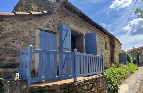 Mons House | A L'entrée du Massif du Caroux Coquet Petit Gite en Pierre