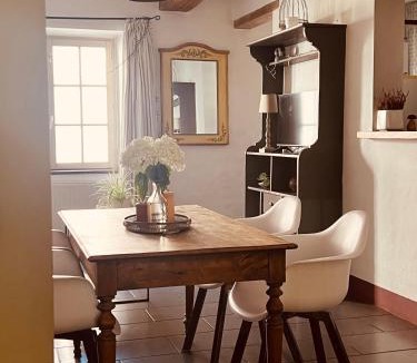 Roquefort-sur-Garonne Apartment | A L’Abri Du Loup