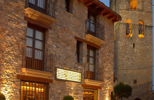 Ainsa-Sobrarbe Apartment | A little gem in old square of Ainsa-Palacete A