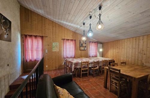 Eygluy-Escoulin House | A pas d'âne