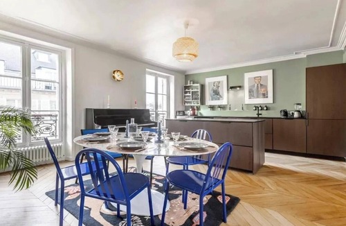 Saint-Thomas-d'Aquin Apartment | A PERFECT PARISIAN TREAT NEAR SAINT THOMAS D'AQUIN - SAINT GERMAIN - RUE VANEAU