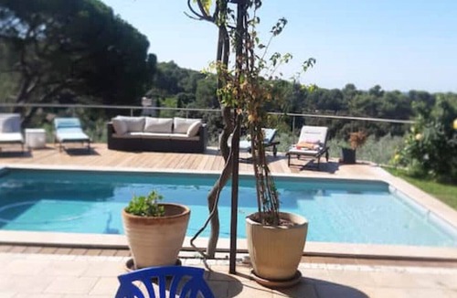 Eyguieres House | A place to relax among the olive trees