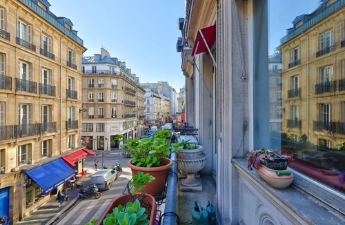 Quartier du Faubourg-Montmartre Apartment | A Prestigious Location in the Heart of Paris