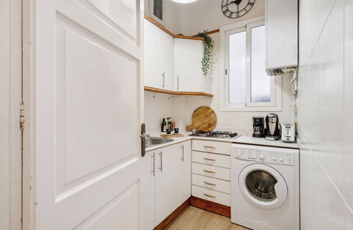 La Sagrada Familia Apartment | A rare find for those who like peace and quiet