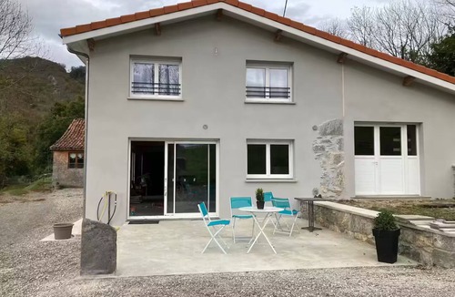 Nistos House | A refreshing retreat for a relaxing stay. Mountain Cabin 65