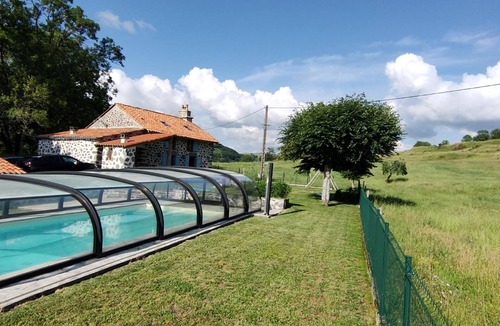Carlat House | A small house in the countryside, a private swimming pool, your vacations!