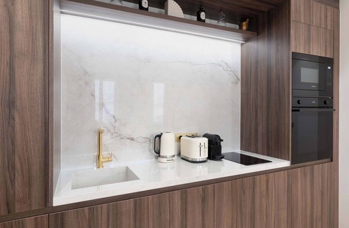 Les Halles Apartment | A Sophisticated 1-BR- Louvre