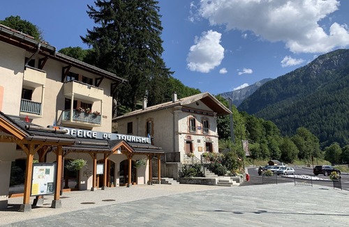 Nancroit House | A spacious mountain house PARADISKI LES ARCS