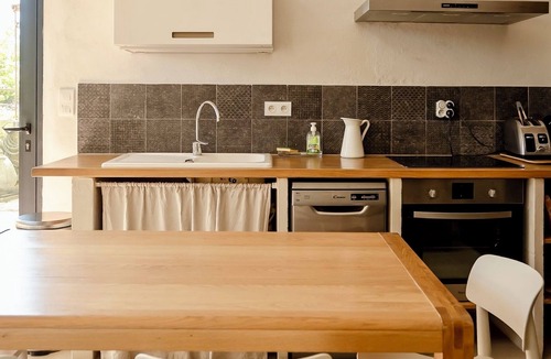 Grignan House | A terrace with a unique, romantic charm and a naturally refreshing atmosphere!