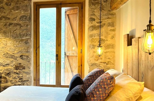 Coll de Nargo House | A totally renovated rural design house in the middle of nature.