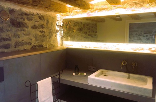 Coll de Nargo House | A totally renovated rural design house in the middle of nature.