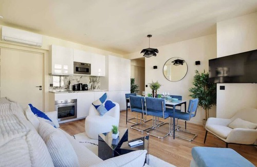 12th Arrondissement Apartment | A Unique 2-BR/2Ba in Daumesnil