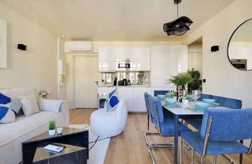 12th Arrondissement Apartment | A Unique 2-BR/2Ba in Daumesnil