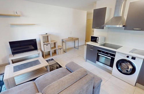 Roquebrune-Cap-Martin Apartment | AC apartment with balcony, garage and wifi - near beach and train station