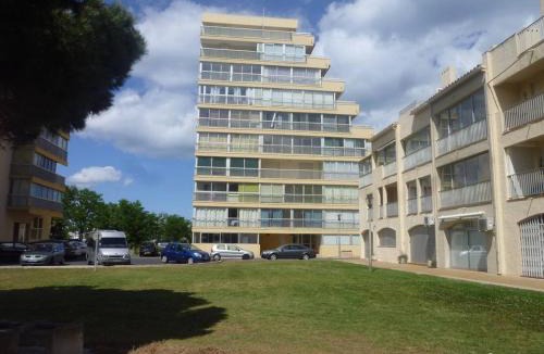 Le Port Apartment | Agréable Appartement 3 Pièces avec Terrasse et Parking à Canet-Port - FR-1-696-114