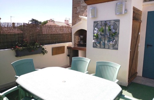 Saint-Hippolyte Apartment | Air-conditioned, 3-star family gite with private terrace close to the sea.
