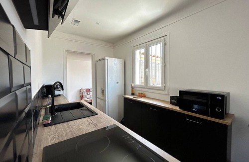 La Jetee Apartment | Air-conditioned apartment near beach - 6 guests