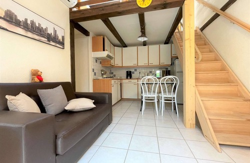 Gruissan House | Air-conditioned house with veranda, near sea, Gruissan