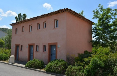 Rouret House | Air-conditioned Maison with Terrace, Sleeps 5, WiFi, Parking