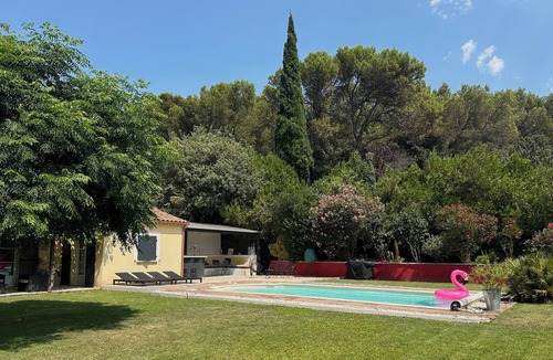 Bollene House | Air-conditioned Provencal country house with private pool
