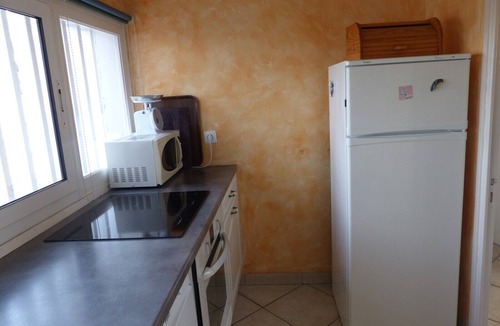Le Lavandou Apartment | AIR-CONDITIONED T2 IN DOWNTOWN LAVANDOU