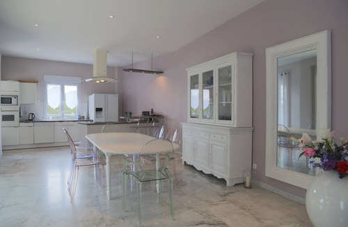 Connaux Villa | Air-conditioned villa, private pool, dogs welcome – Avignon/Uzès/Pont du Gard.