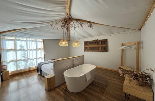 Puente La Reina Hostel | Albergue Jakue - Hostel