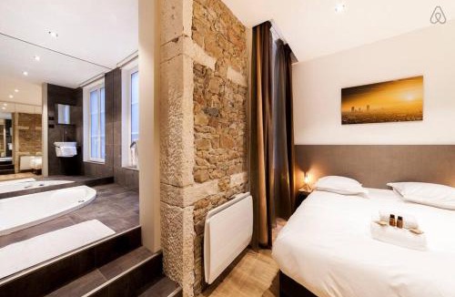 Terreaux - Bat d'argent Apartment | All in Lyon | Séjour haut de gamme - clim & balnéo