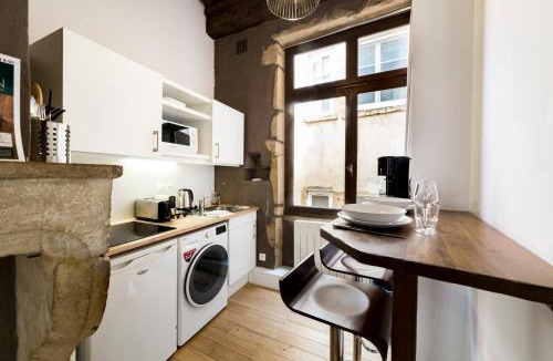 Old Lyon Apartment | AllinLyon | Studio authentique Vieux Lyon