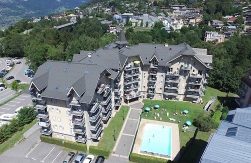 Saint-Gervais-les-Bains Apartment | Alpine Escape! 6-Person Apt Next to Lift – Grand Panorama 216
