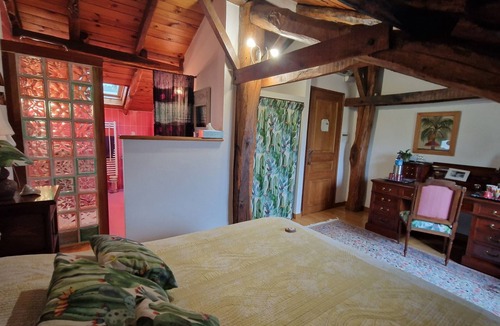 Saint-Andre-de-Seignanx Bed & Breakfast | Amarante room