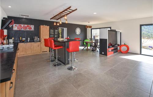 Propiac House | Amazing Home In Propiac