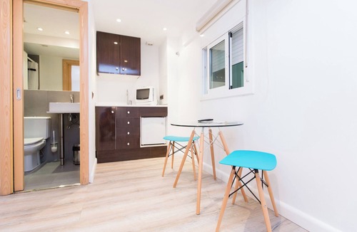 Gothic Quarter Apartment | Ample Bolsa estándar tipo 1