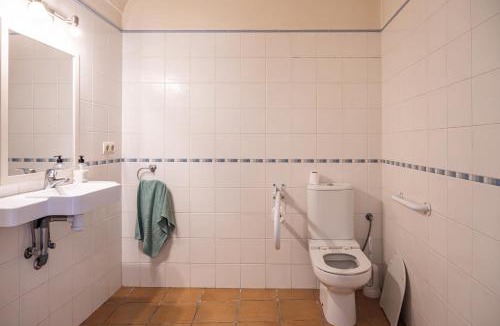 Sant Jaume de Llierca Apartment | Amplio Dúplex para Grupos con Terraza