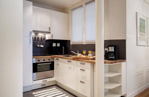 Marais Apartment | AN ICONIC PLACE IN AN ICONIC LOCATION AT RUE MALHER - LE MARAIS