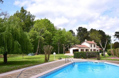 Reaup-Lisse House | Ancienne gare rénovée avec grand extérieur ombragé et piscine privée